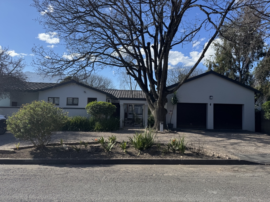 4 Bedroom Property for Sale in Dormehls Drift Western Cape